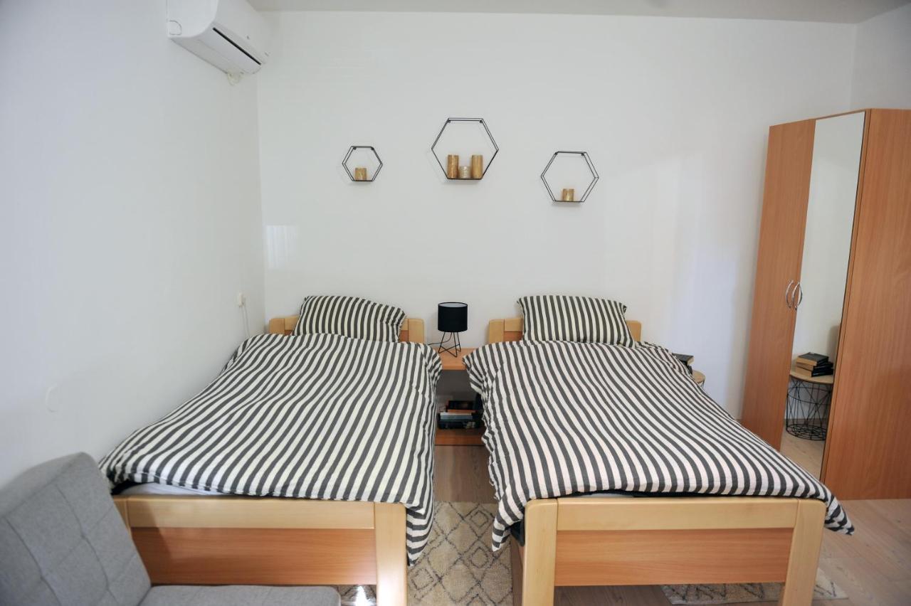 Studio Apartman Bandb Ðakovo Eksteriør billede