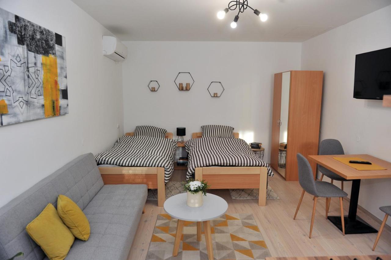 Studio Apartman Bandb Ðakovo Eksteriør billede